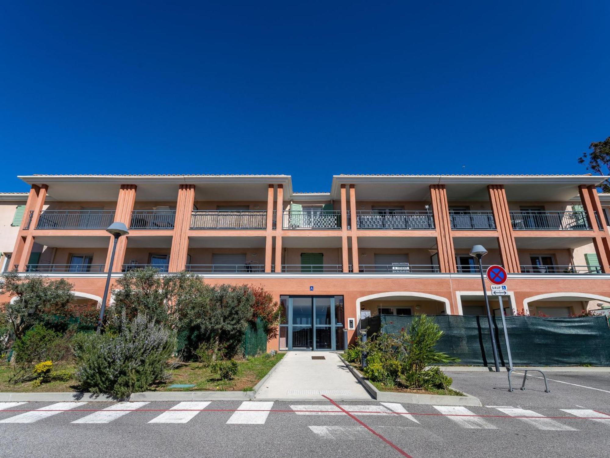 Apartment Le Jardin Du Loderi-2 By Interhome Bormes-les-Mimosas Eksteriør billede