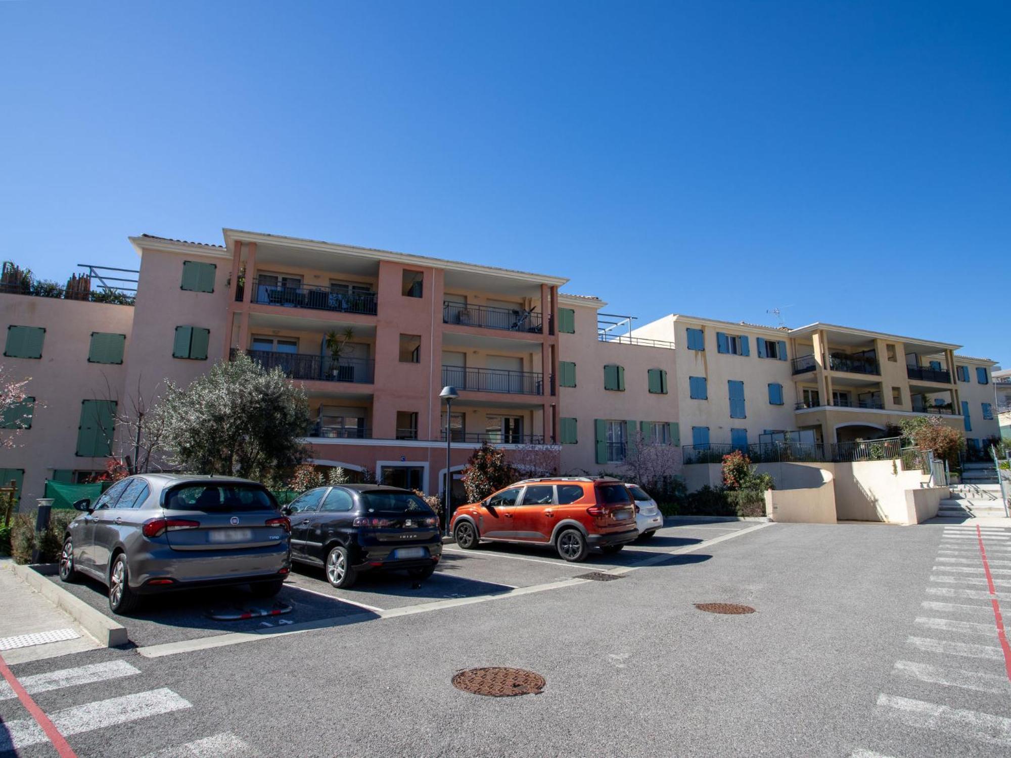 Apartment Le Jardin Du Loderi-2 By Interhome Bormes-les-Mimosas Eksteriør billede
